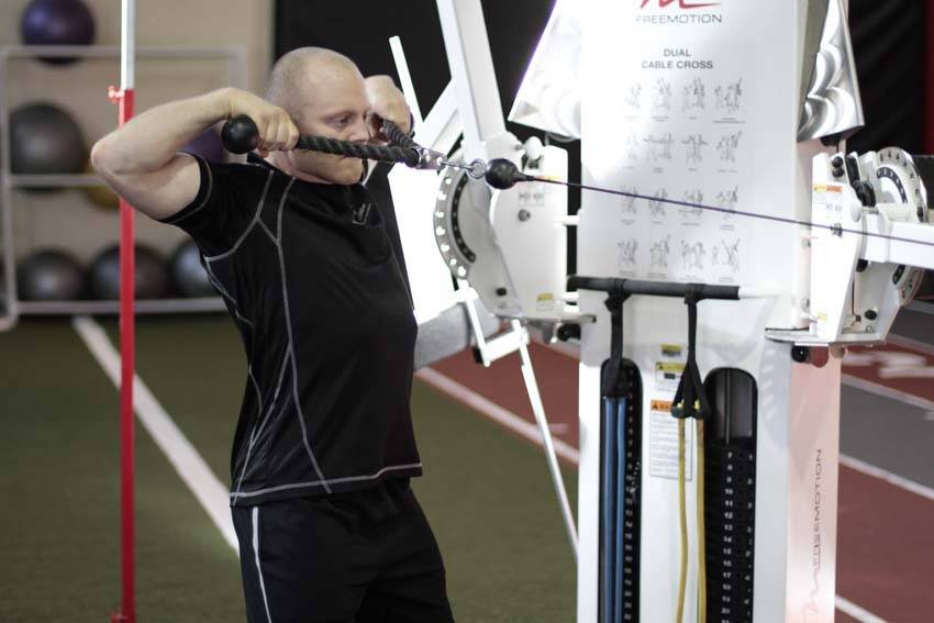 Cable Face Pull (Rope, Eye Height) — End